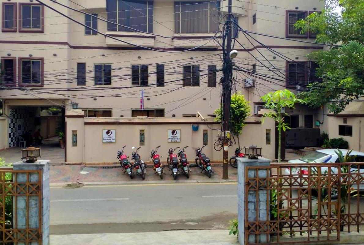 LOKAL Rooms x Gulberg Lahore Exterior foto